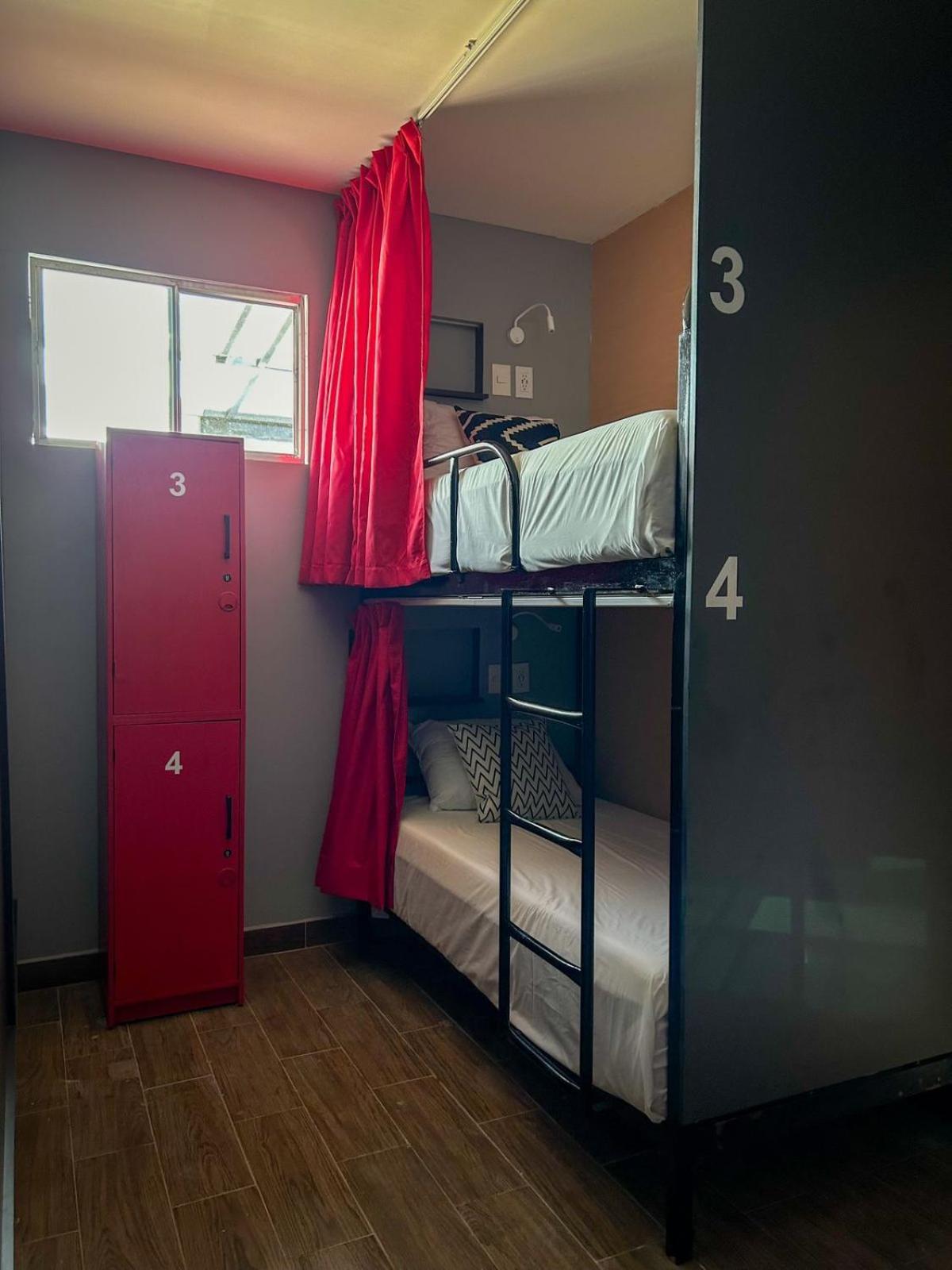 Spartacus Hostel Boutique For Men Пуерто-Вальярта Екстер'єр фото