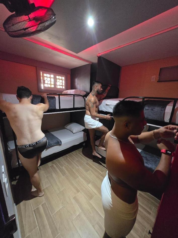 Spartacus Hostel Boutique For Men Пуерто-Вальярта Екстер'єр фото